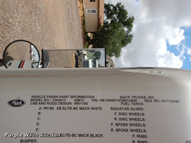 image for item DM6287 2012 Mack CHU613  semi truck