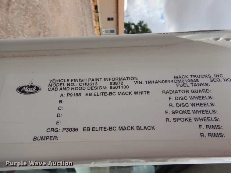 image for item DM6287 2012 Mack CHU613  semi truck