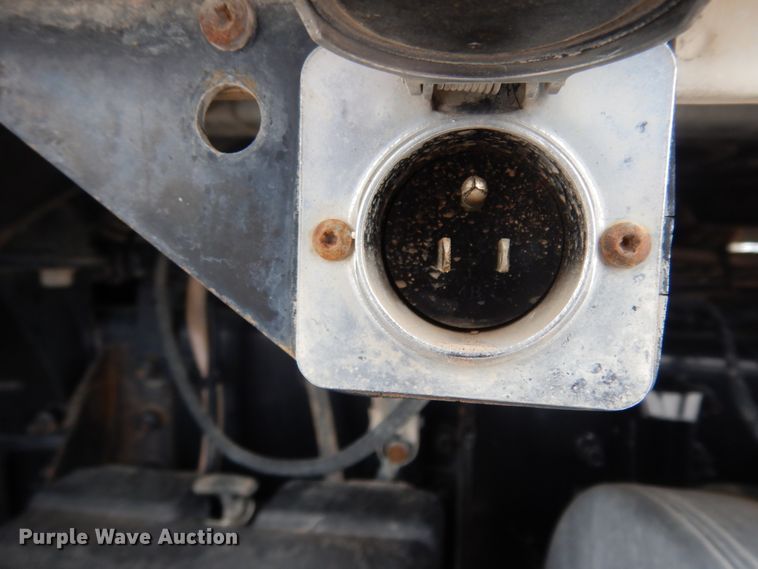 image for item DM6288 2010 Mack CHU613  semi truck