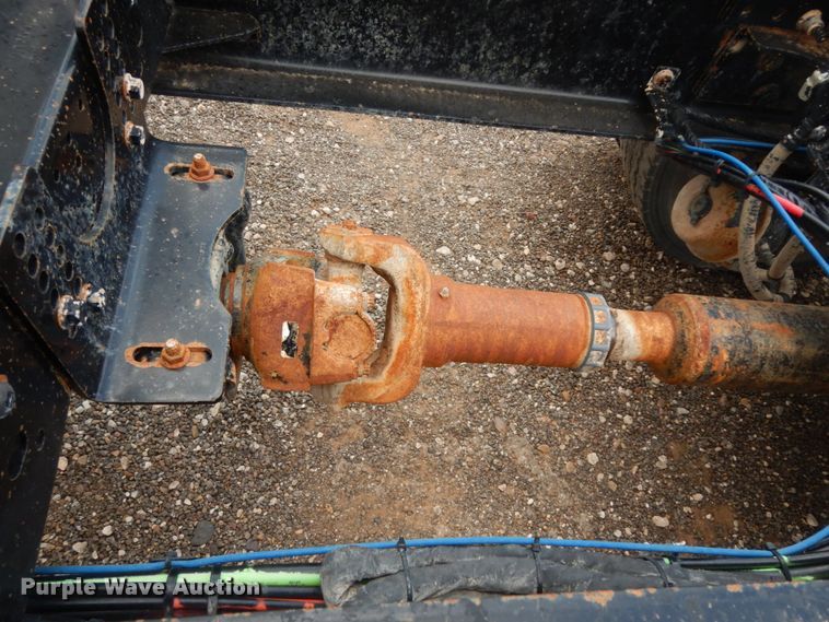 image for item DM6288 2010 Mack CHU613  semi truck