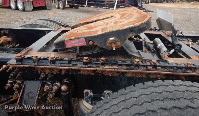 image for item DM6288 2010 Mack CHU613  semi truck