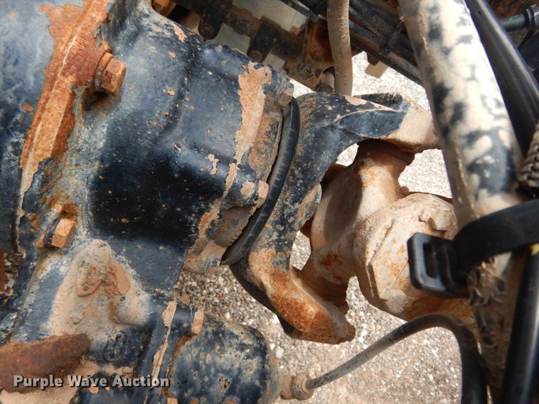 image for item DM6288 2010 Mack CHU613  semi truck