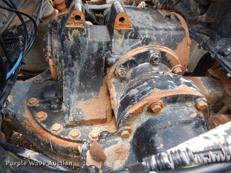 image for item DM6288 2010 Mack CHU613  semi truck