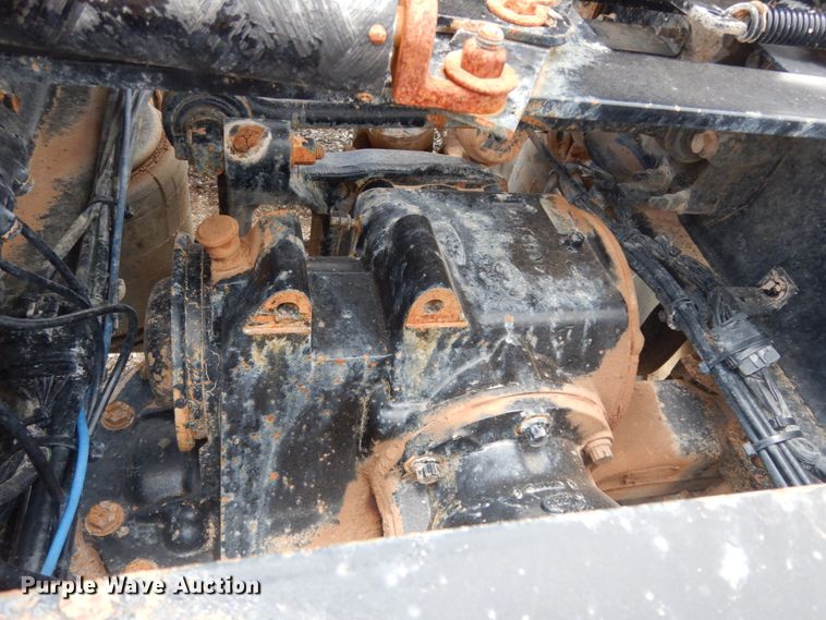 image for item DM6288 2010 Mack CHU613  semi truck