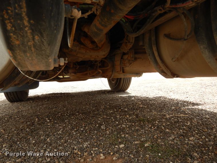 image for item DM6288 2010 Mack CHU613  semi truck