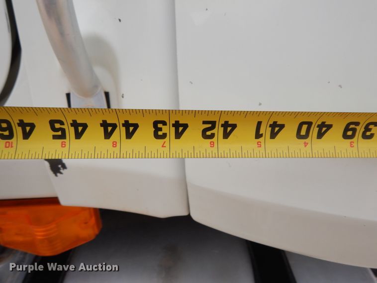 image for item DM6288 2010 Mack CHU613  semi truck