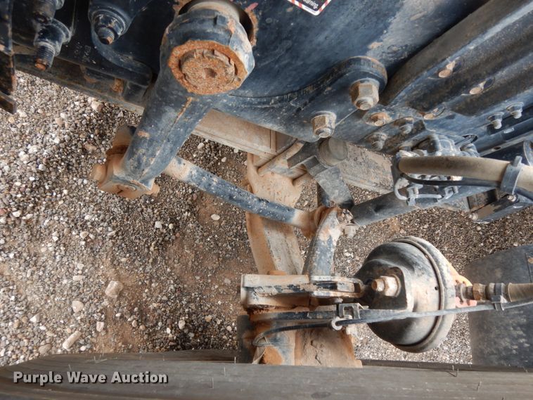 image for item DM6288 2010 Mack CHU613  semi truck