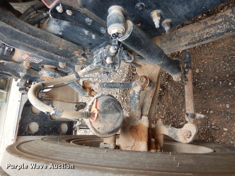 image for item DM6288 2010 Mack CHU613  semi truck