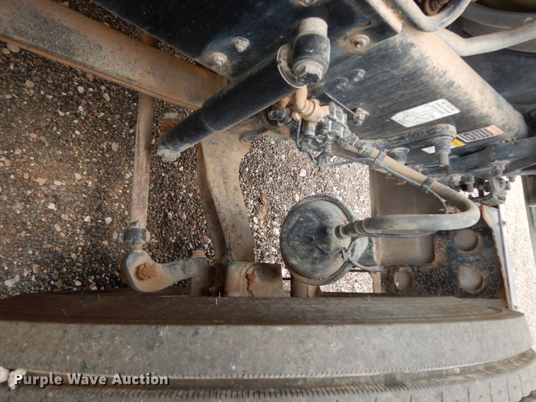 image for item DM6288 2010 Mack CHU613  semi truck