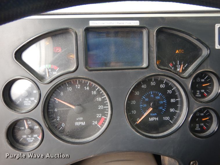 image for item DM6288 2010 Mack CHU613  semi truck