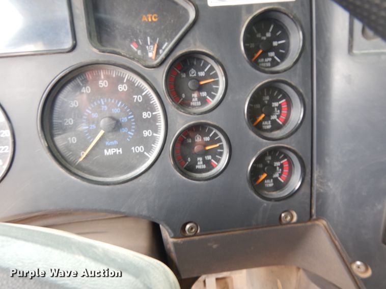 image for item DM6288 2010 Mack CHU613  semi truck