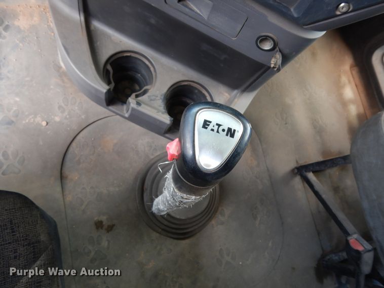 image for item DM6288 2010 Mack CHU613  semi truck