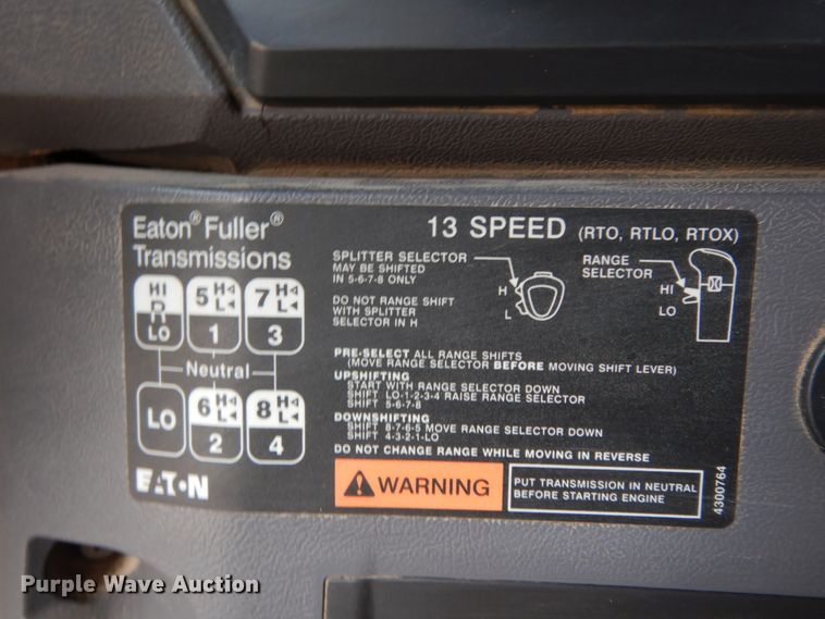 image for item DM6288 2010 Mack CHU613  semi truck