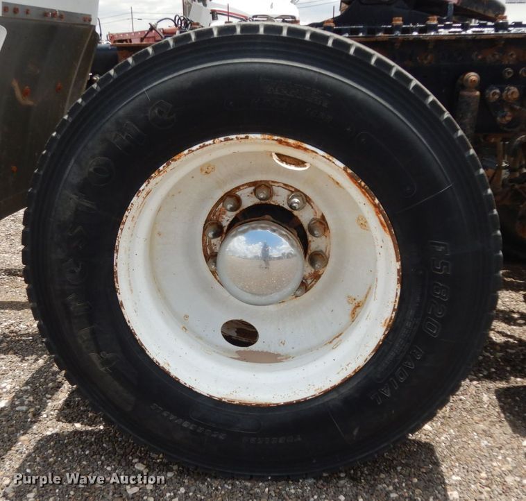 image for item DM6288 2010 Mack CHU613  semi truck