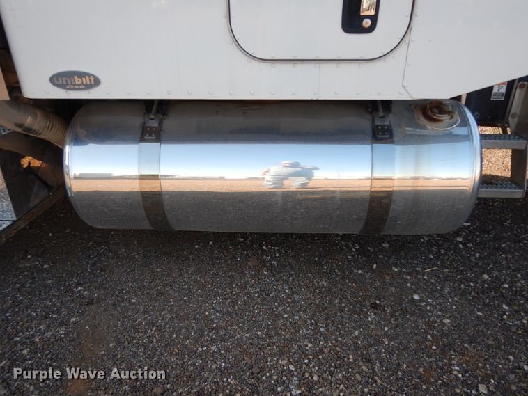 image for item DM6289 2006 Peterbilt 379  semi truck