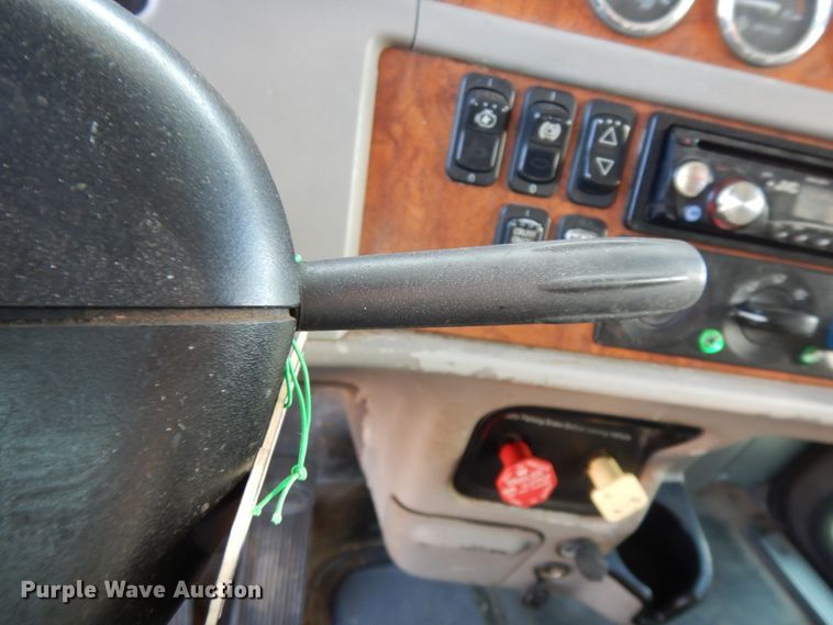 image for item DM6289 2006 Peterbilt 379  semi truck