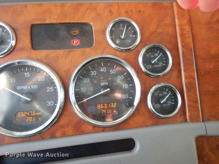 image for item DM6289 2006 Peterbilt 379  semi truck