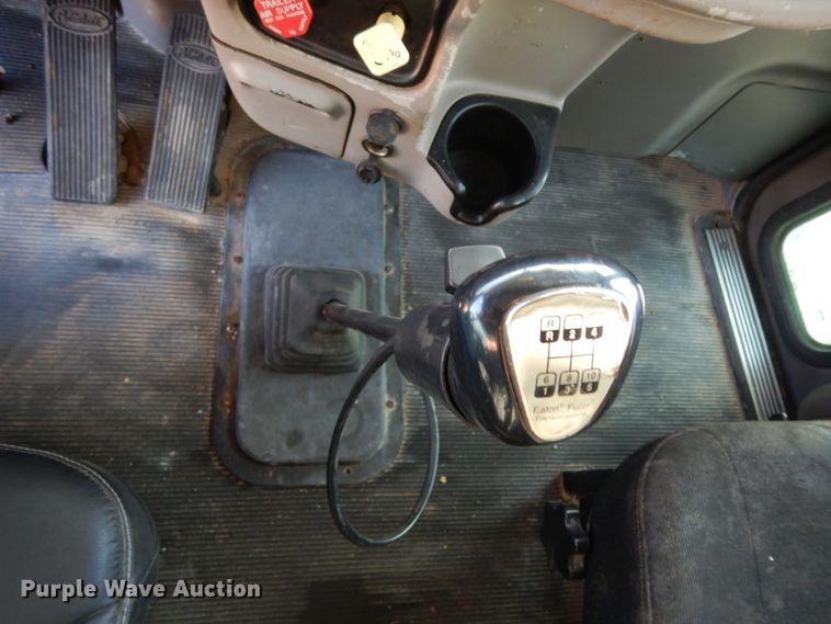 image for item DM6289 2006 Peterbilt 379  semi truck