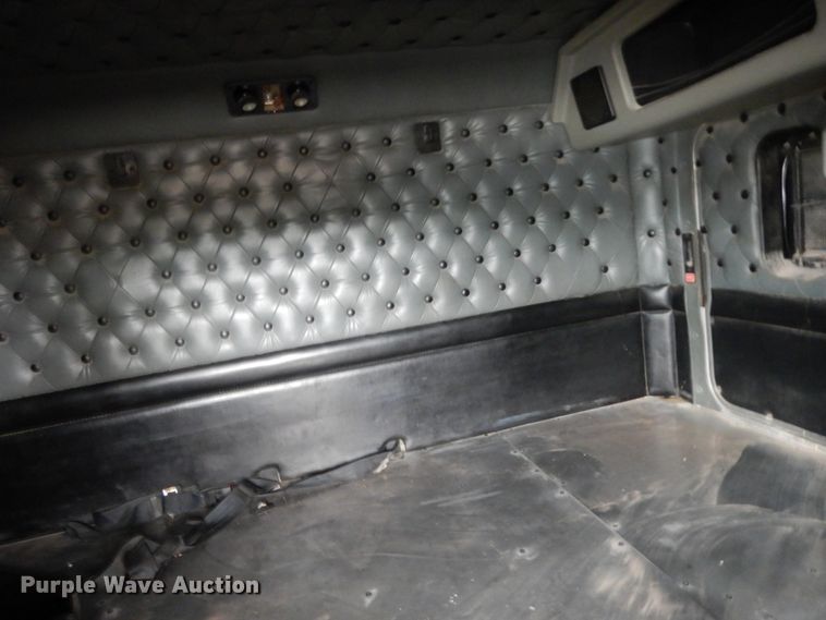 image for item DM6289 2006 Peterbilt 379  semi truck