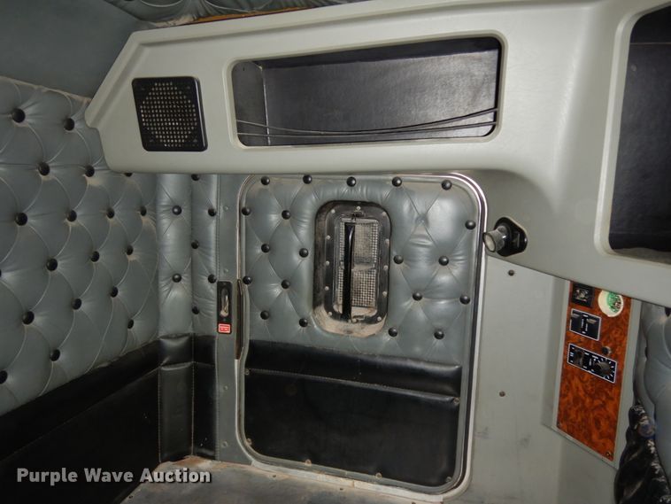 image for item DM6289 2006 Peterbilt 379  semi truck