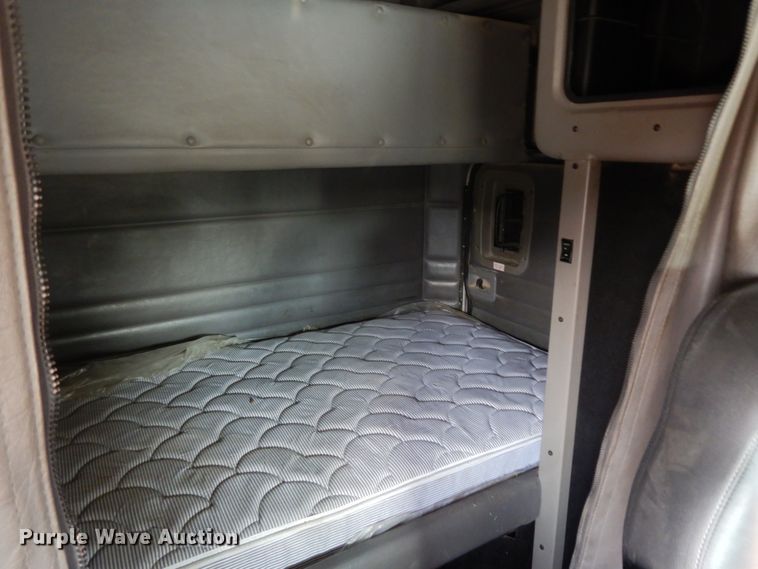 image for item DM6289 2006 Peterbilt 379  semi truck