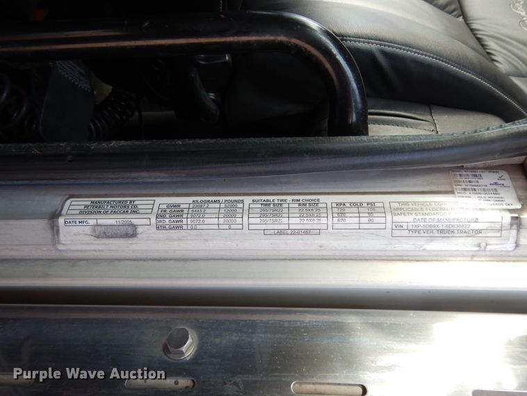 image for item DM6289 2006 Peterbilt 379  semi truck