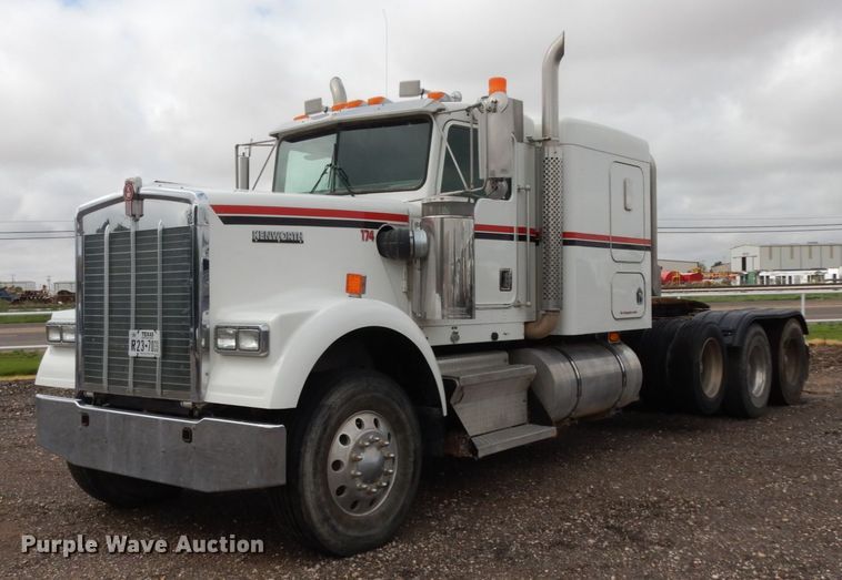 image for item DM6290 2000 Kenworth W900  semi truck