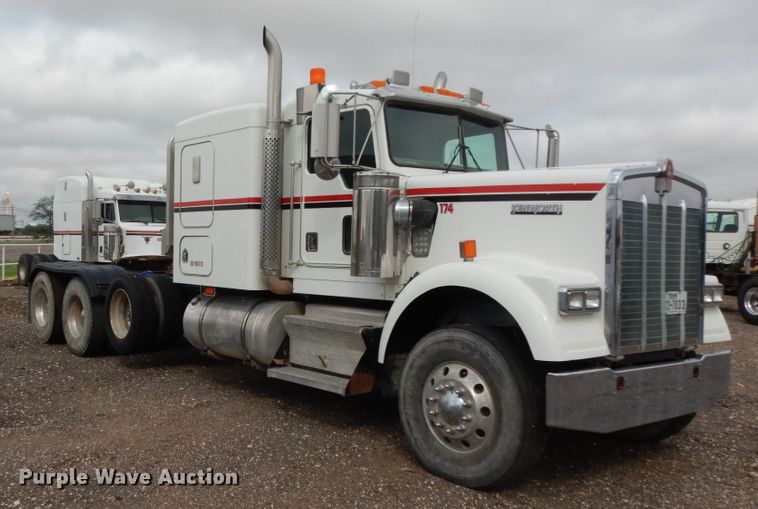 image for item DM6290 2000 Kenworth W900  semi truck