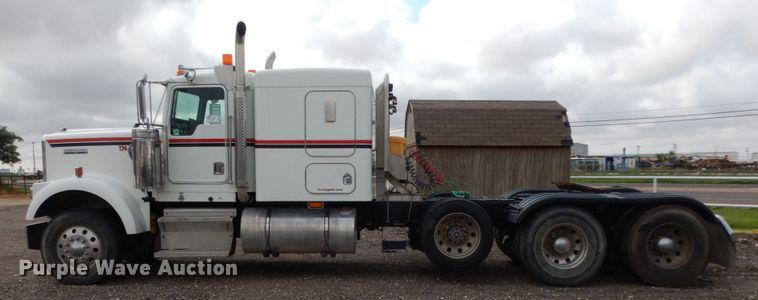 image for item DM6290 2000 Kenworth W900  semi truck