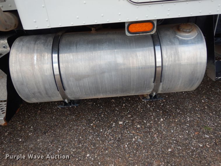 image for item DM6290 2000 Kenworth W900  semi truck