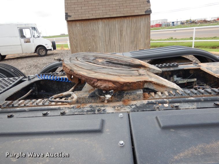 image for item DM6290 2000 Kenworth W900  semi truck