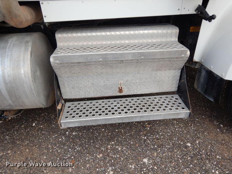 image for item DM6290 2000 Kenworth W900  semi truck