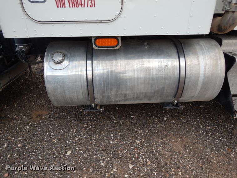 image for item DM6290 2000 Kenworth W900  semi truck