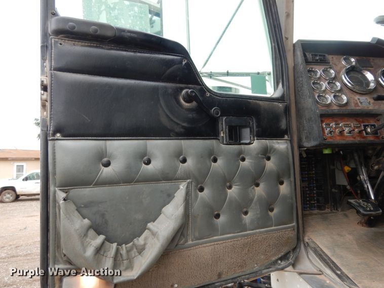 image for item DM6290 2000 Kenworth W900  semi truck