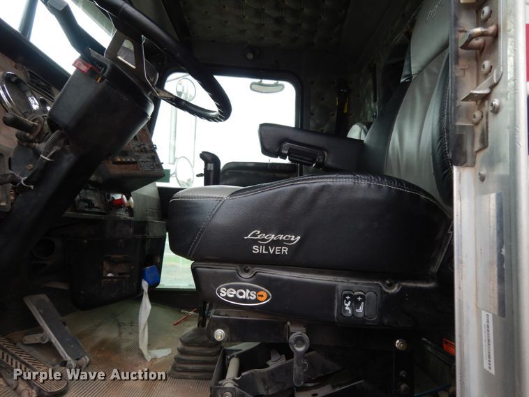 image for item DM6290 2000 Kenworth W900  semi truck