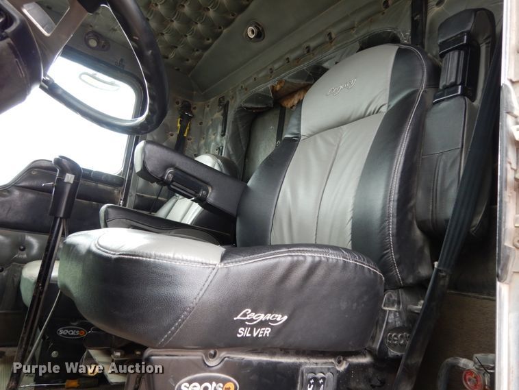 image for item DM6290 2000 Kenworth W900  semi truck