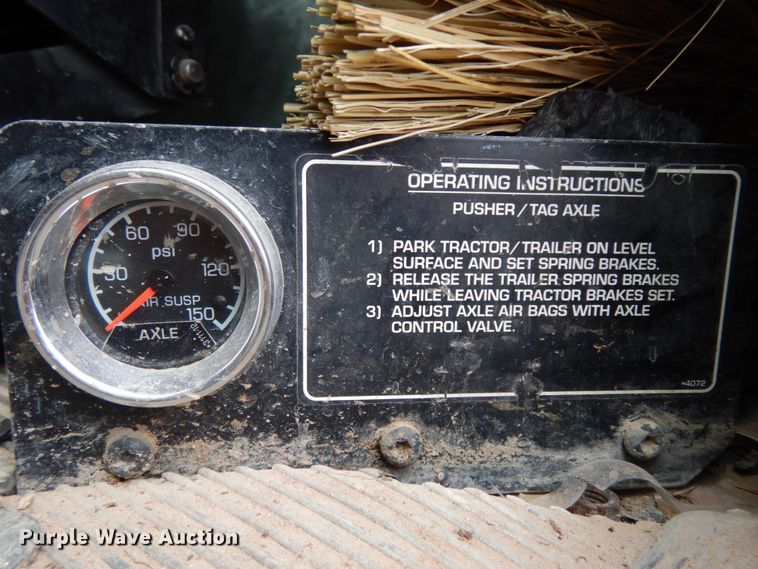 image for item DM6290 2000 Kenworth W900  semi truck