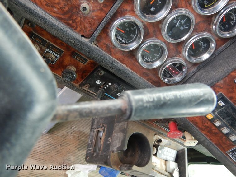 image for item DM6290 2000 Kenworth W900  semi truck