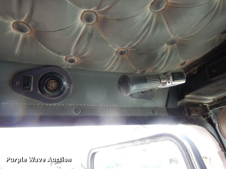 image for item DM6290 2000 Kenworth W900  semi truck