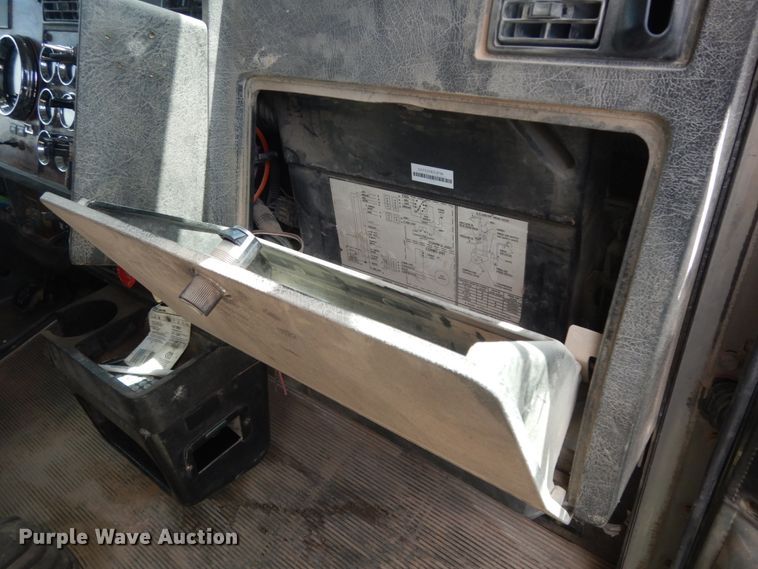 image for item DM6290 2000 Kenworth W900  semi truck