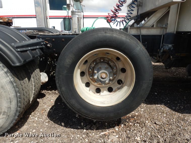 image for item DM6290 2000 Kenworth W900  semi truck