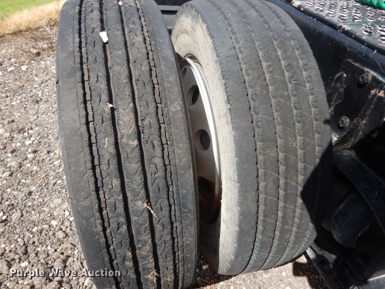 image for item DM6290 2000 Kenworth W900  semi truck