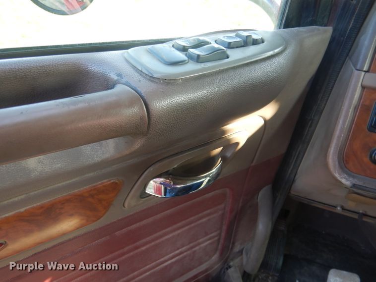 image for item FI9153 2007 Peterbilt 386  semi truck