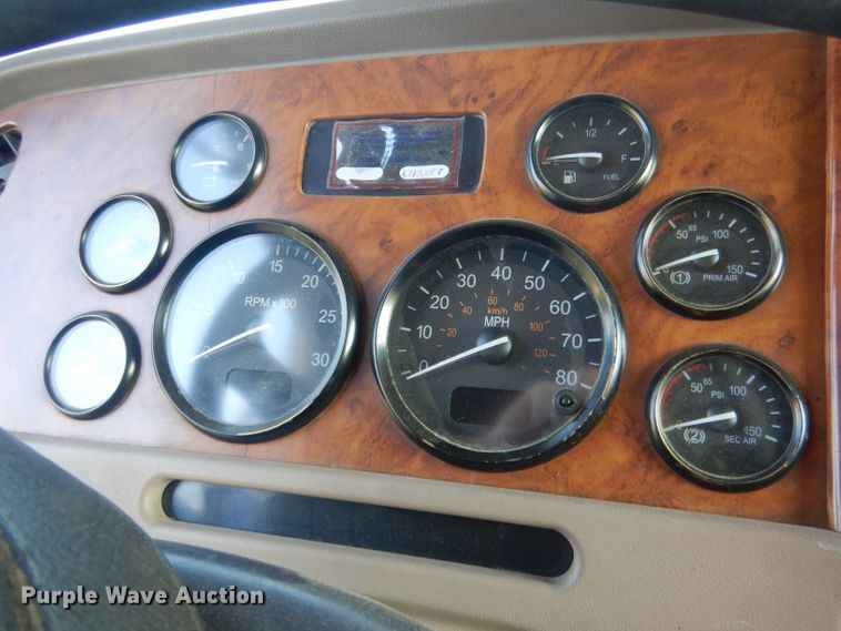 image for item FI9153 2007 Peterbilt 386  semi truck