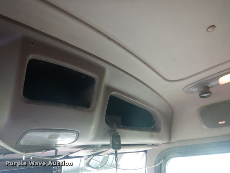 image for item FI9153 2007 Peterbilt 386  semi truck