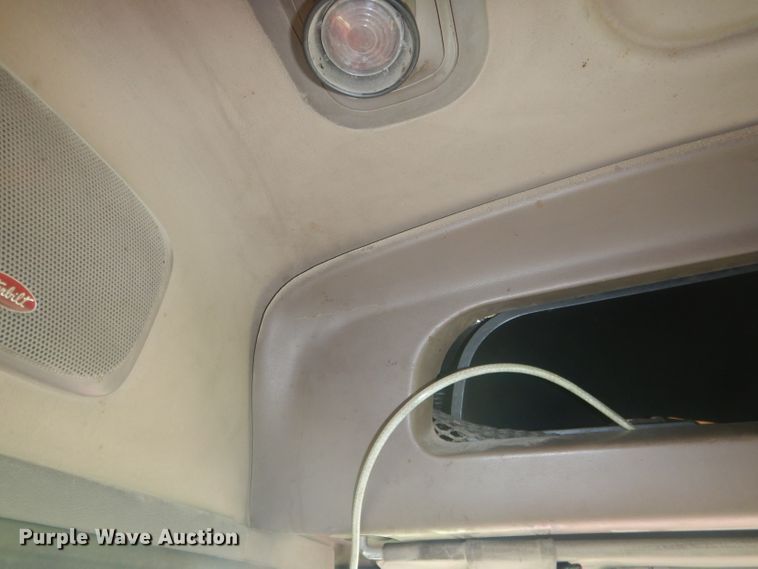 image for item FI9153 2007 Peterbilt 386  semi truck