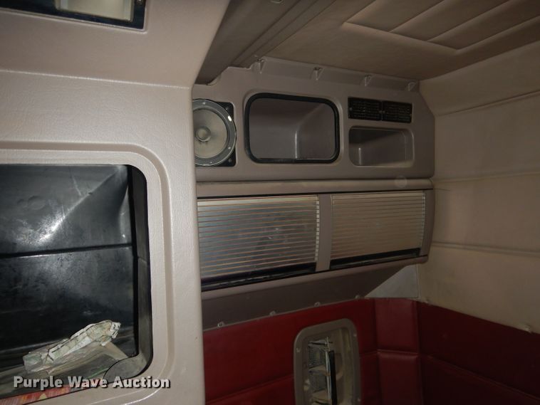 image for item FI9153 2007 Peterbilt 386  semi truck