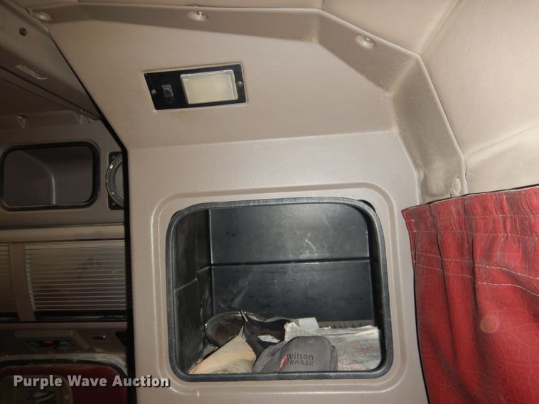 image for item FI9153 2007 Peterbilt 386  semi truck