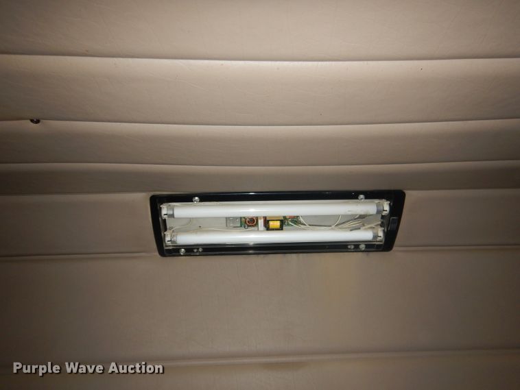 image for item FI9153 2007 Peterbilt 386  semi truck