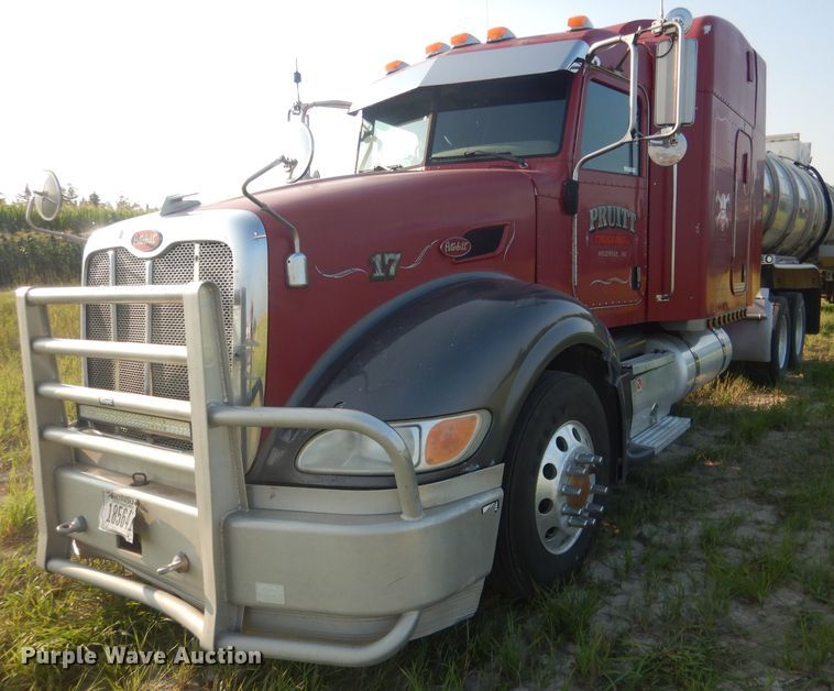 image for item FI9153 2007 Peterbilt 386  semi truck